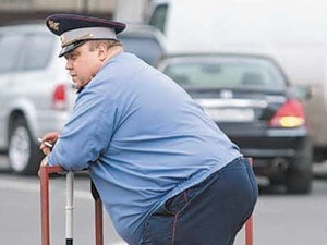 В Таджикистане уволили пузатых милиционеров (и гаишников тоже)